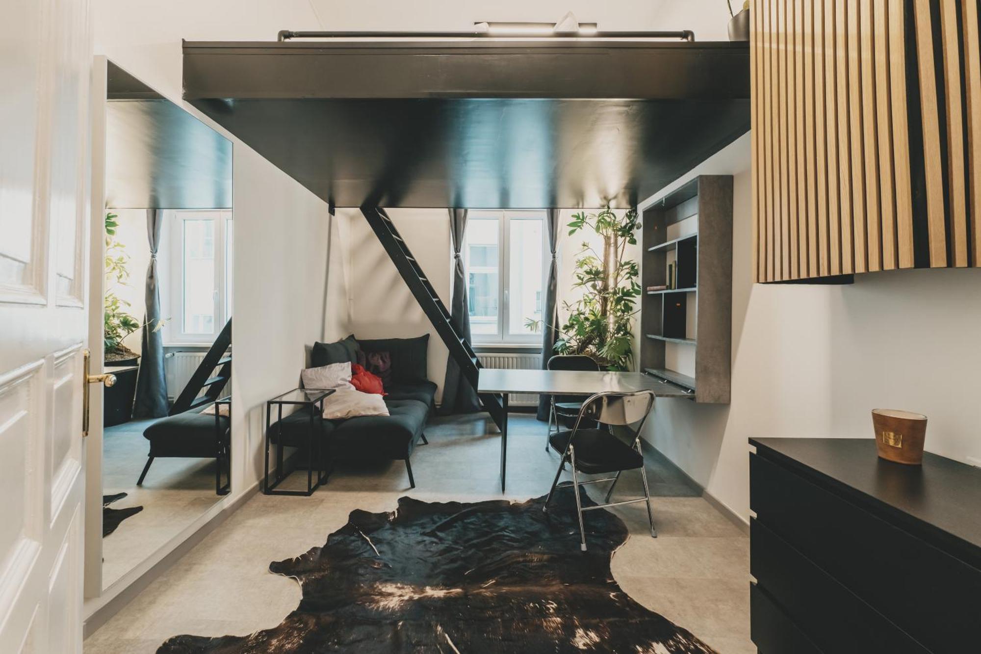 Appartement Altbau-loft Fuer 12 Personen Am Alexanderplatz