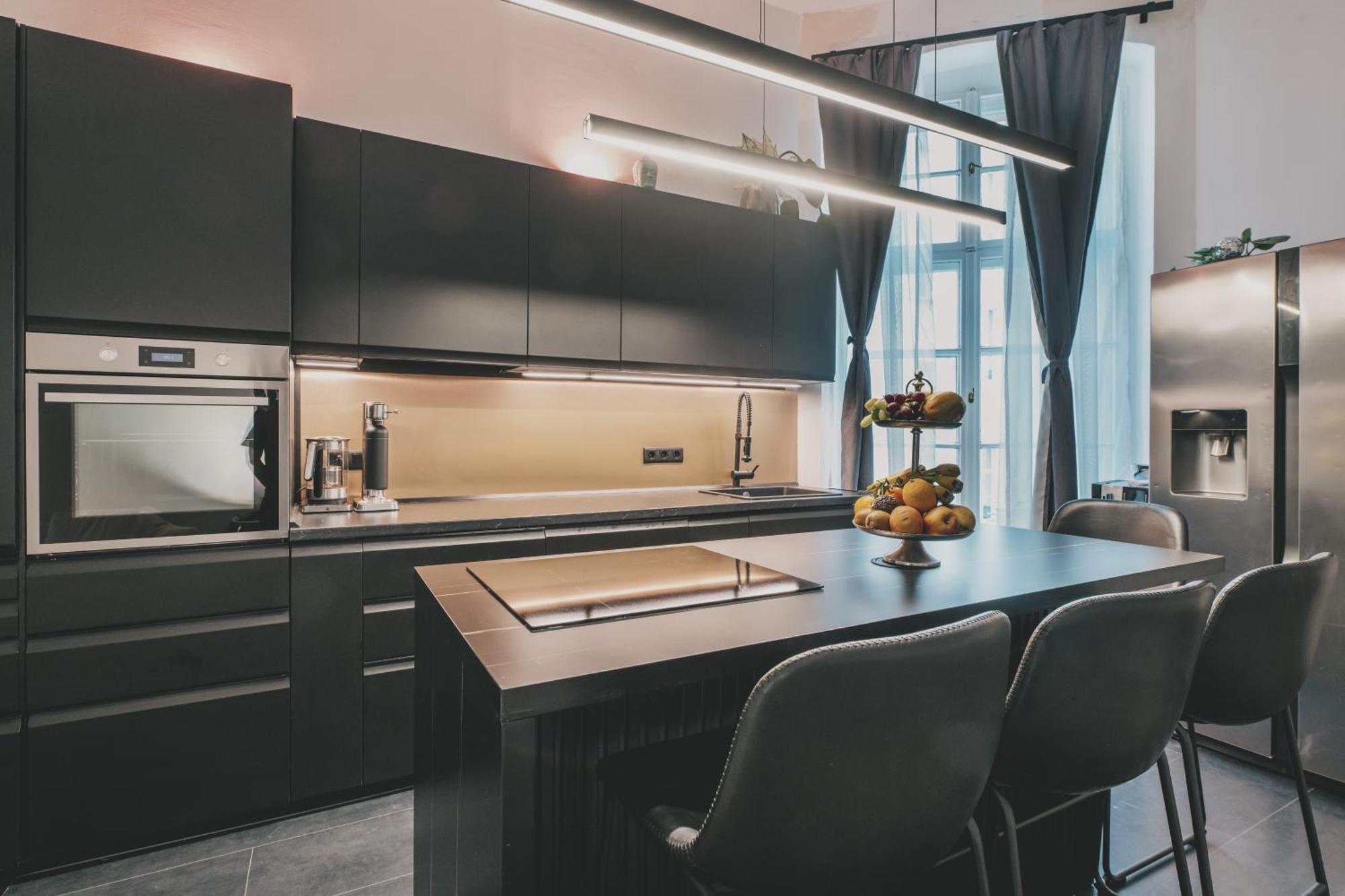 Altbau-loft Fuer 12 Personen Am Alexanderplatz * Berlijn