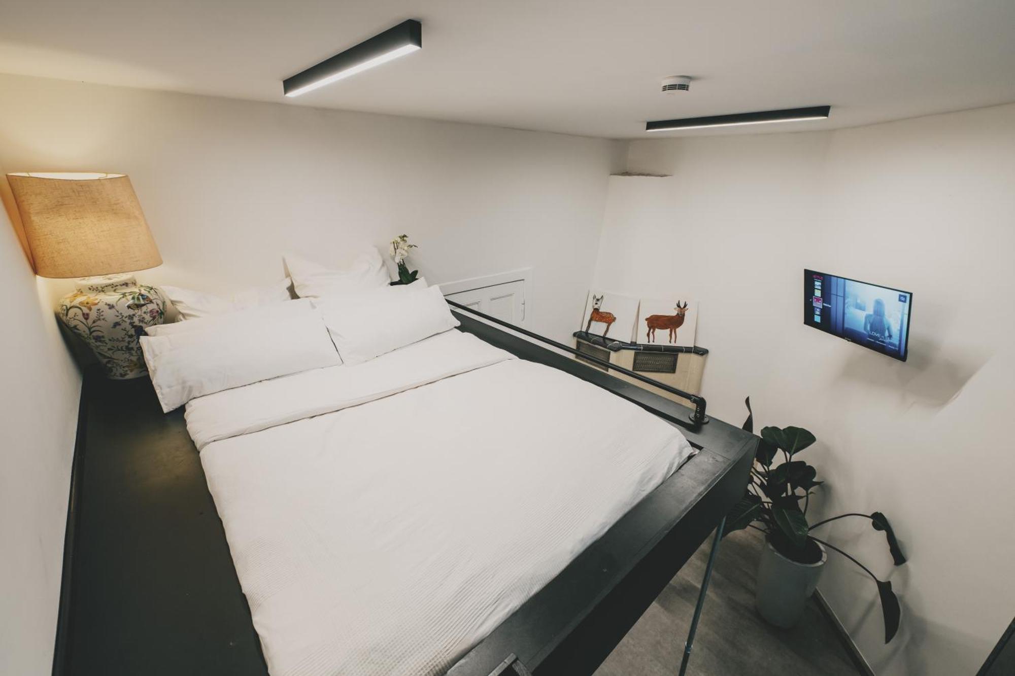 Altbau-loft Fuer 12 Personen Am Alexanderplatz Appartement