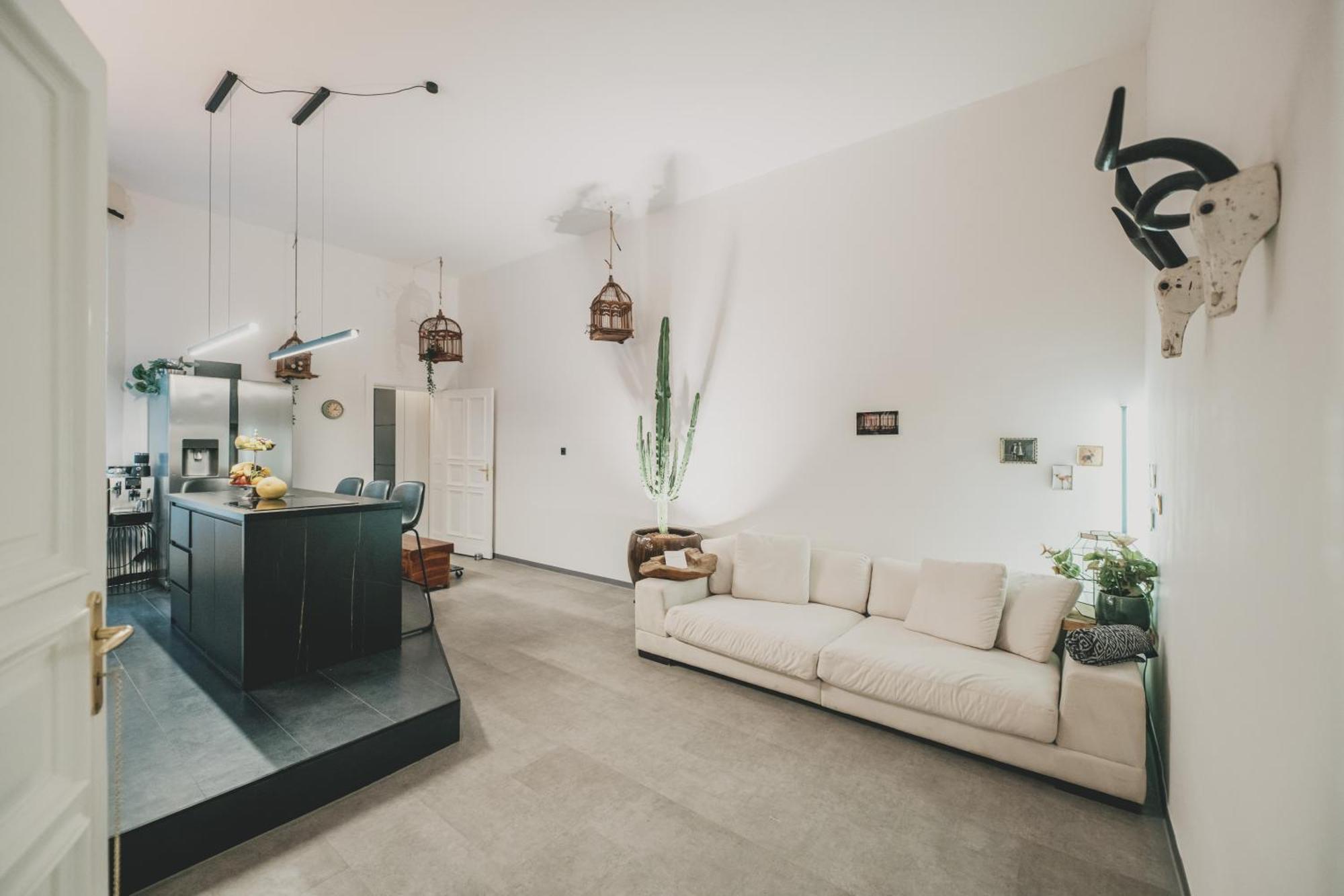 Appartement Altbau-loft Fuer 12 Personen Am Alexanderplatz Berlijn