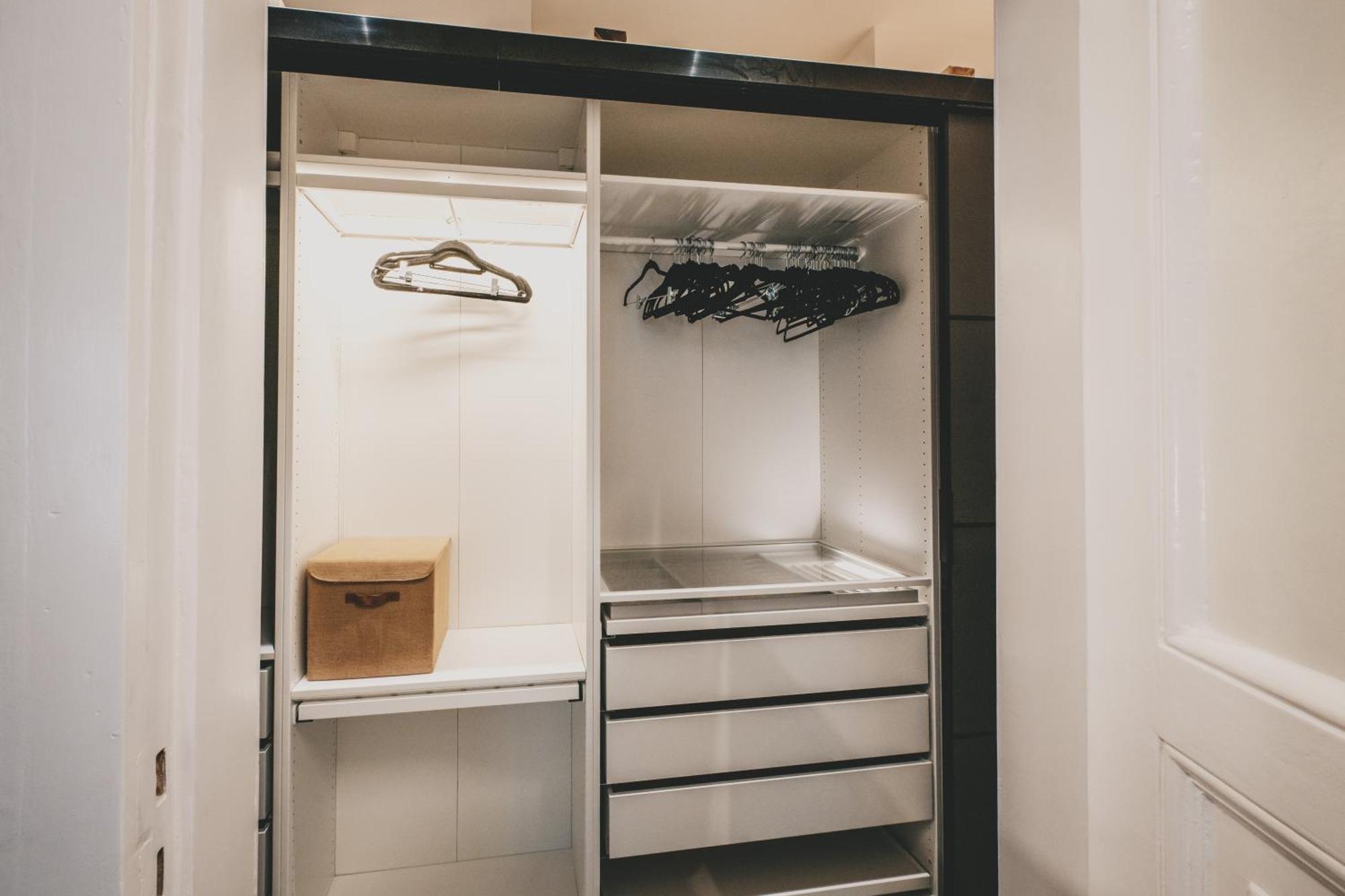 Appartement Altbau-loft Fuer 12 Personen Am Alexanderplatz
